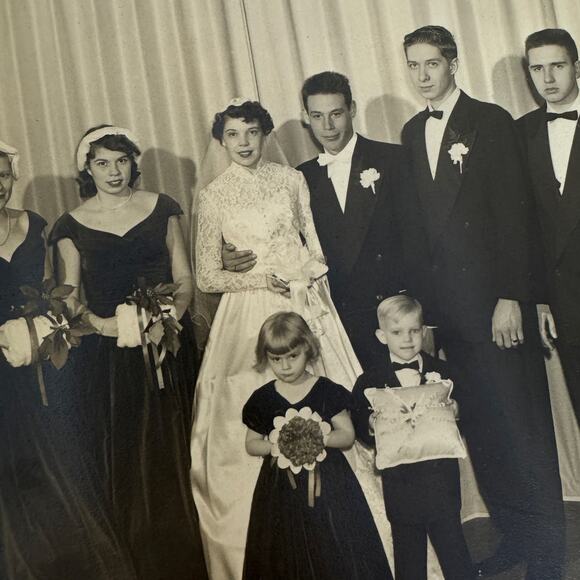 1940s 1950s Wedding portrait in folding picture frame 8x10 instant family - Picture 6 of 11